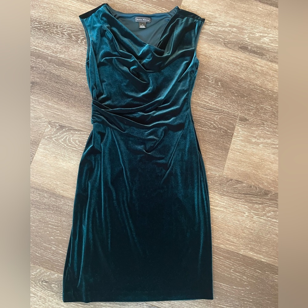 Jessica Howard emerald green, velvet-like, cap sleeve dress Sz 10